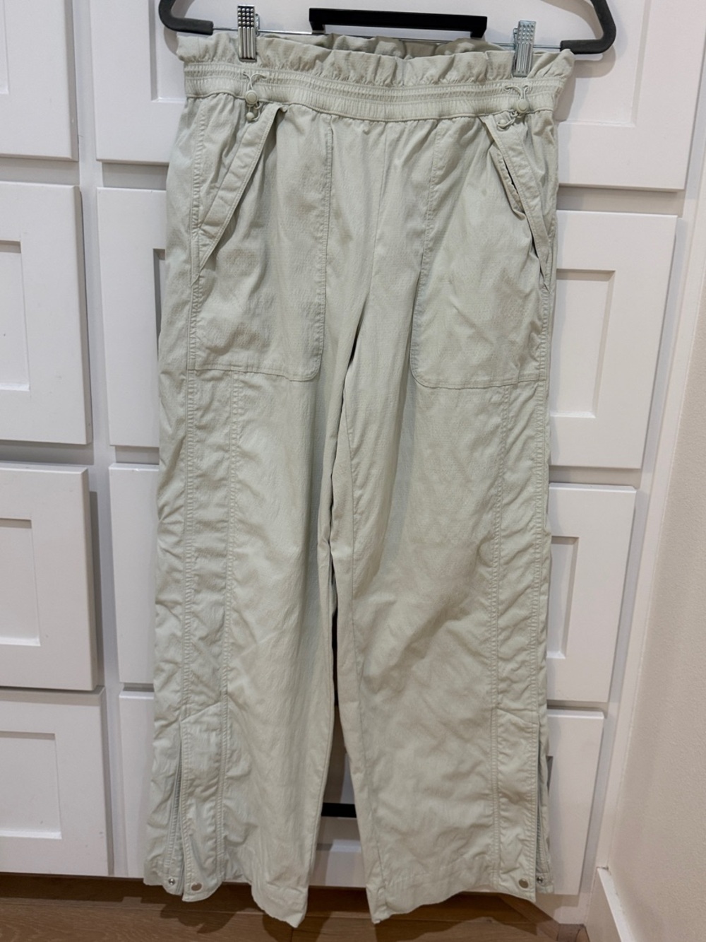 Athleta Women’s Track Pants in Summer Pale Mint